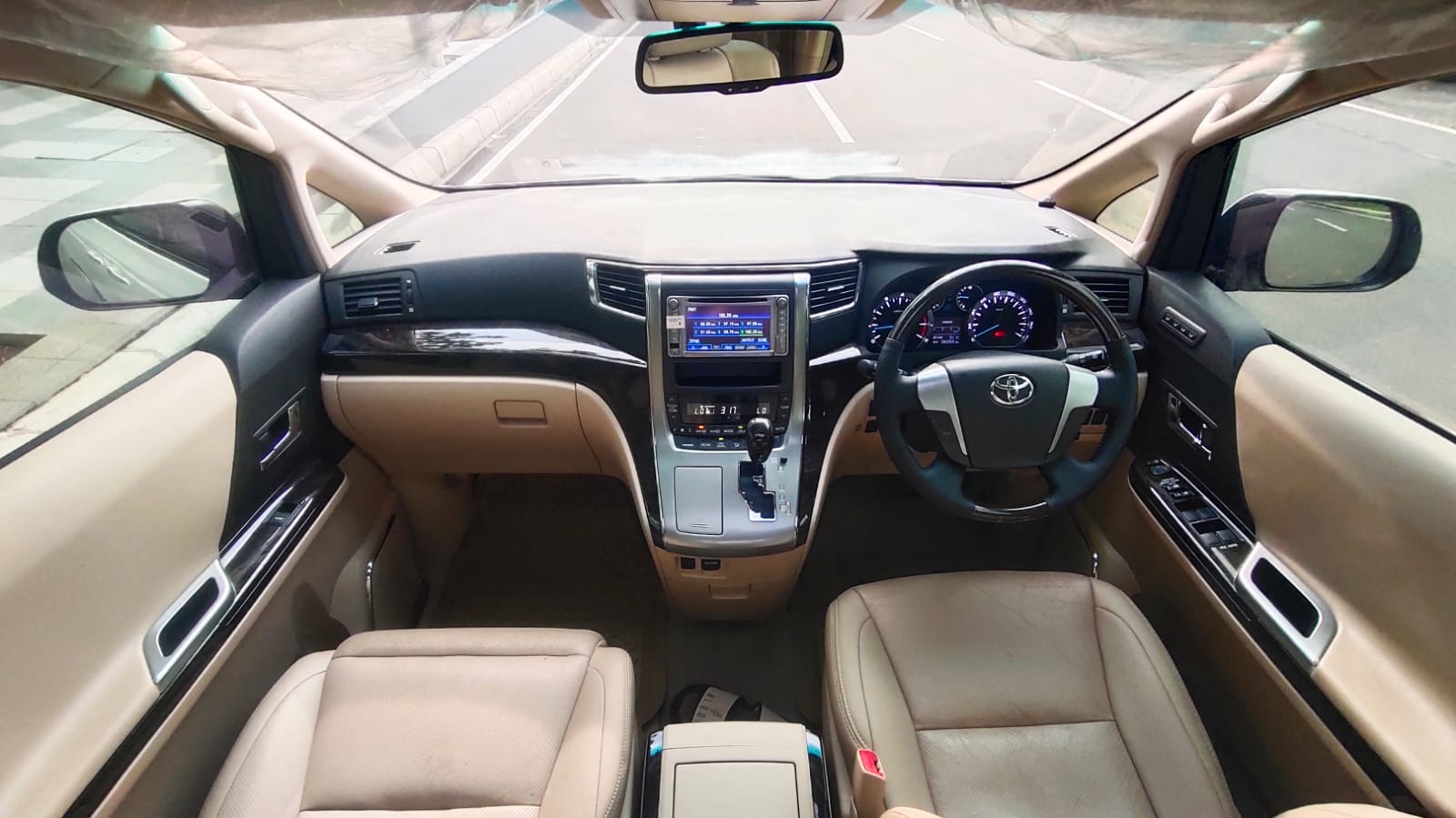 2011 Toyota Alphard 2011 Toyota Alphard