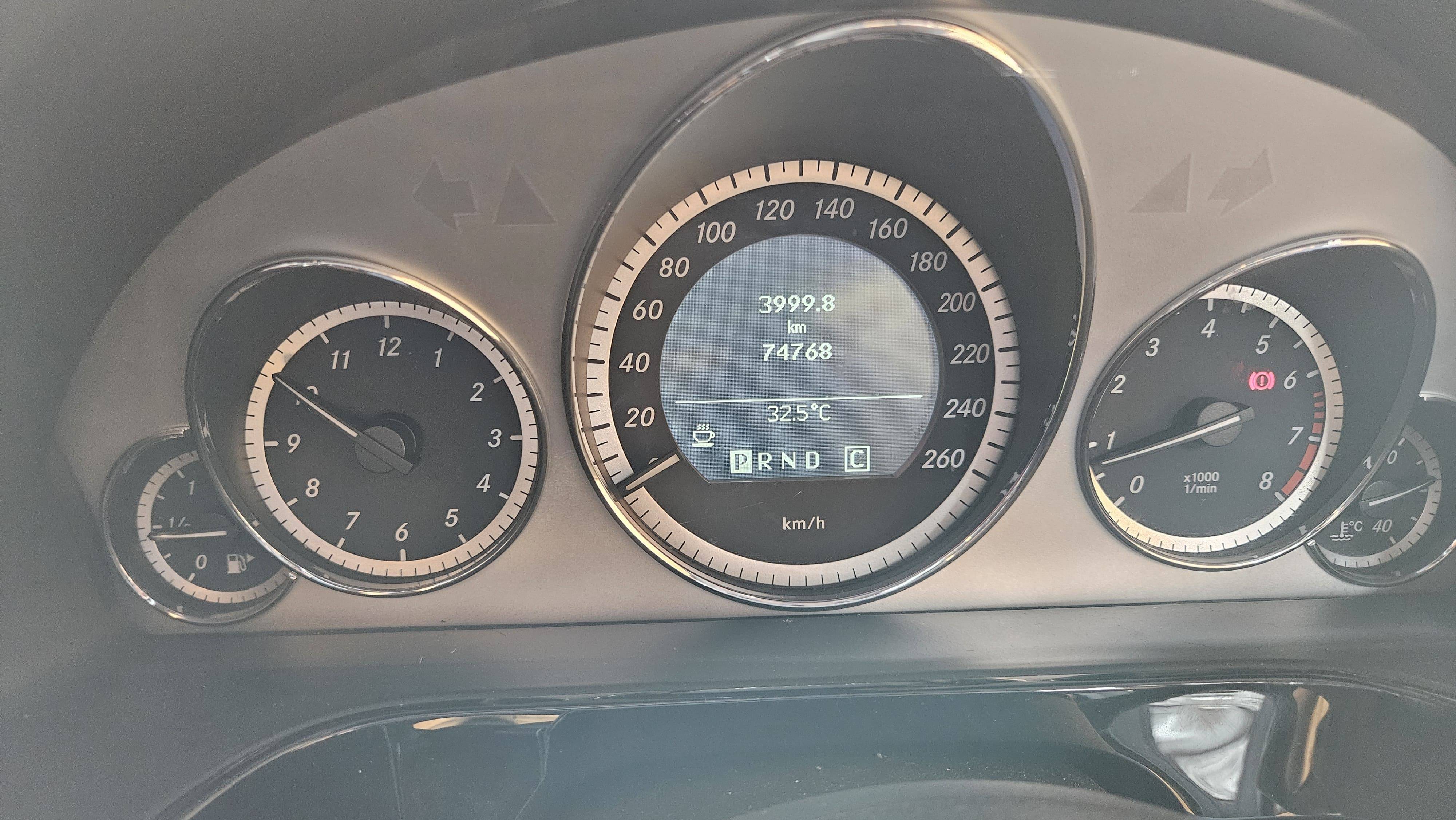 2010 Mercedes Benz E-Class  E 250 AVANGARDE CKD AT 2010 Mercedes Benz E-Class  E 250 AVANGARDE CKD AT