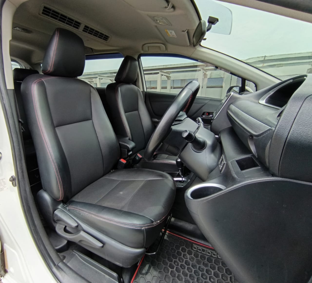 2017 Toyota Sienta 2017 Toyota Sienta