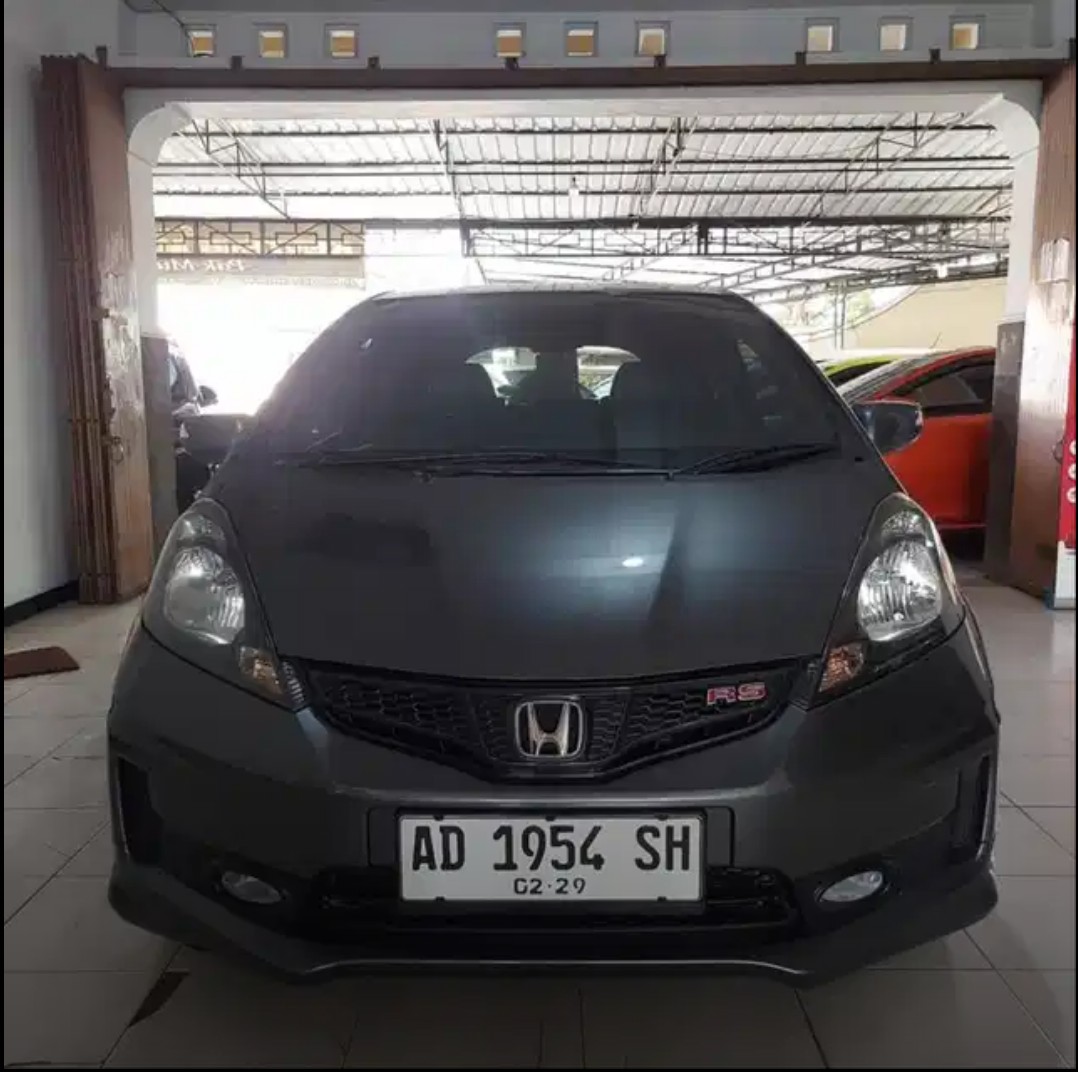 Second Hand 2013 Honda Jazz  1.5 GE8 MT Second Hand 2013 Honda Jazz  1.5 GE8 MT