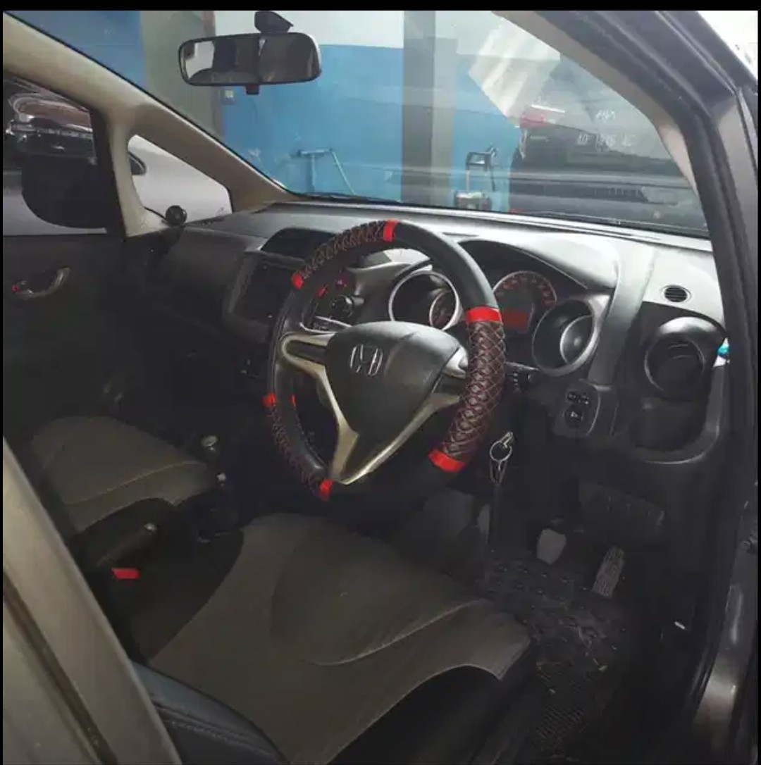 2013 Honda Jazz  1.5 GE8 MT 2013 Honda Jazz  1.5 GE8 MT