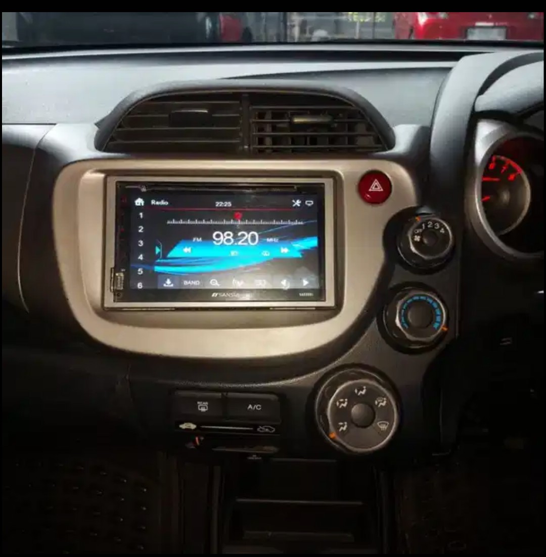 2013 Honda Jazz  1.5 GE8 MT 2013 Honda Jazz  1.5 GE8 MT