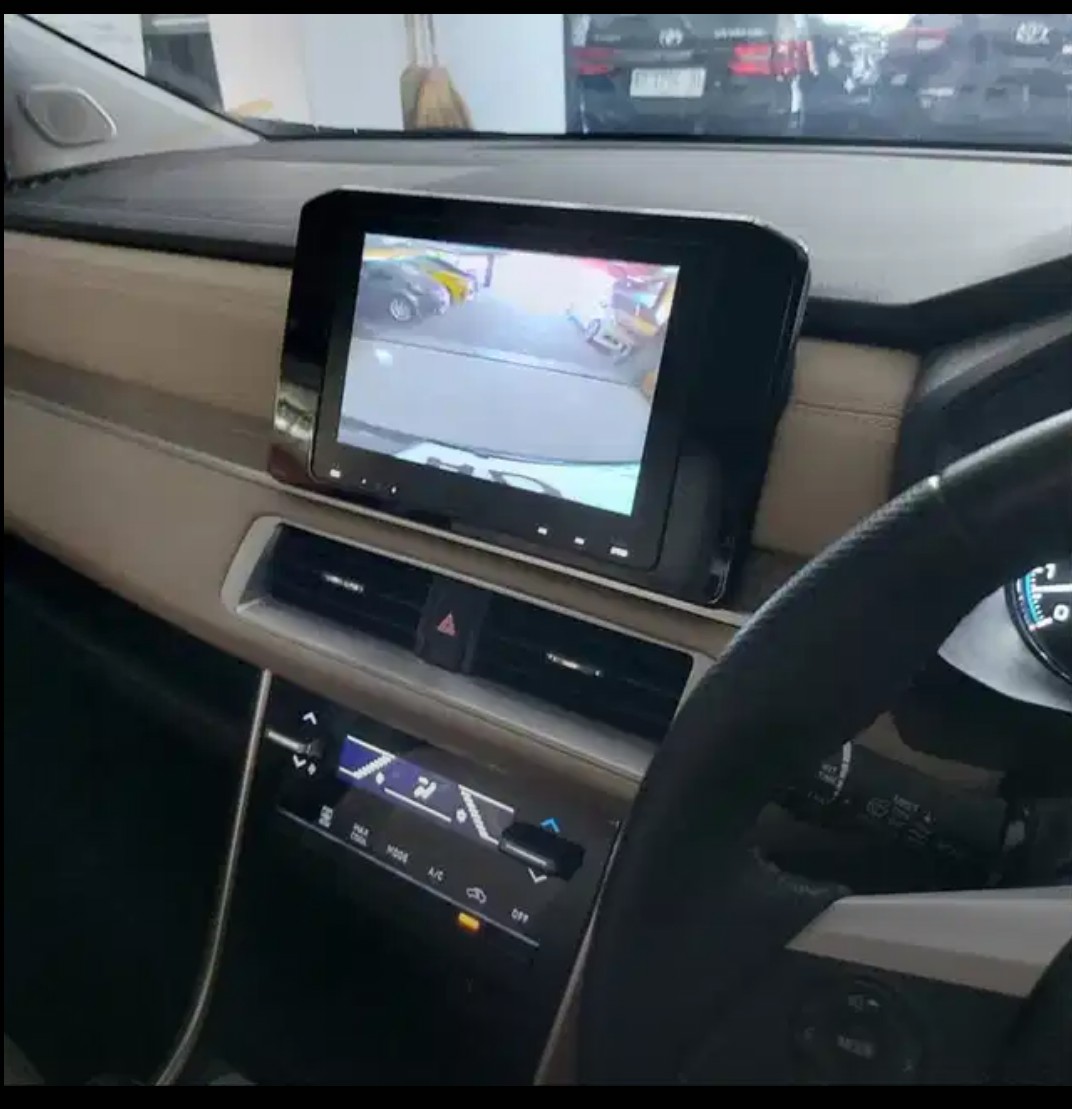 2022 Mitsubishi Xpander Ultimate CVT 2022 Mitsubishi Xpander Ultimate CVT