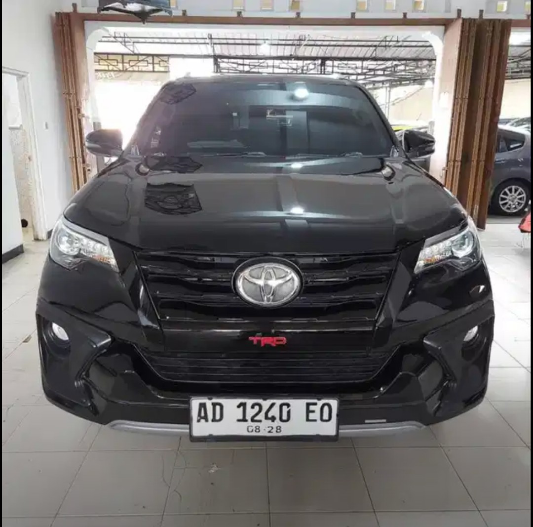 2018 Toyota Fortuner  VRZ 2.4 AT TRD Bekas 2018 Toyota Fortuner  VRZ 2.4 AT TRD Bekas