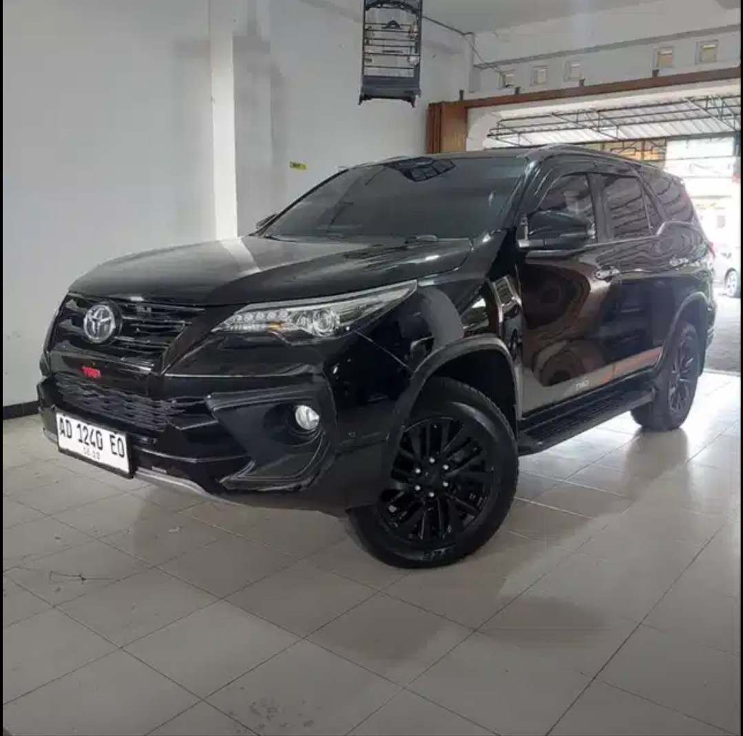 2018 Toyota Fortuner  VRZ 2.4 AT TRD 2018 Toyota Fortuner  VRZ 2.4 AT TRD