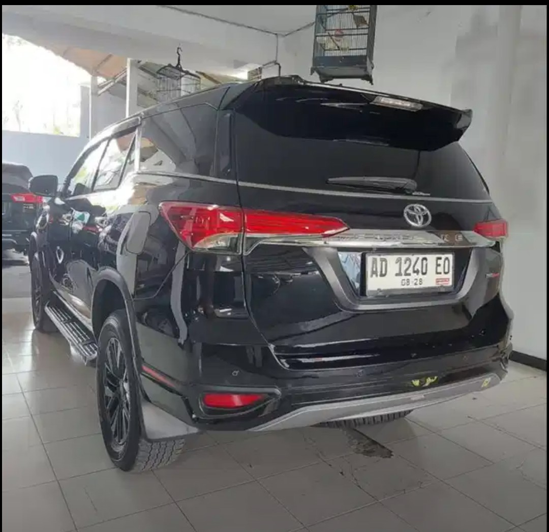2018 Toyota Fortuner  VRZ 2.4 AT TRD 2018 Toyota Fortuner  VRZ 2.4 AT TRD