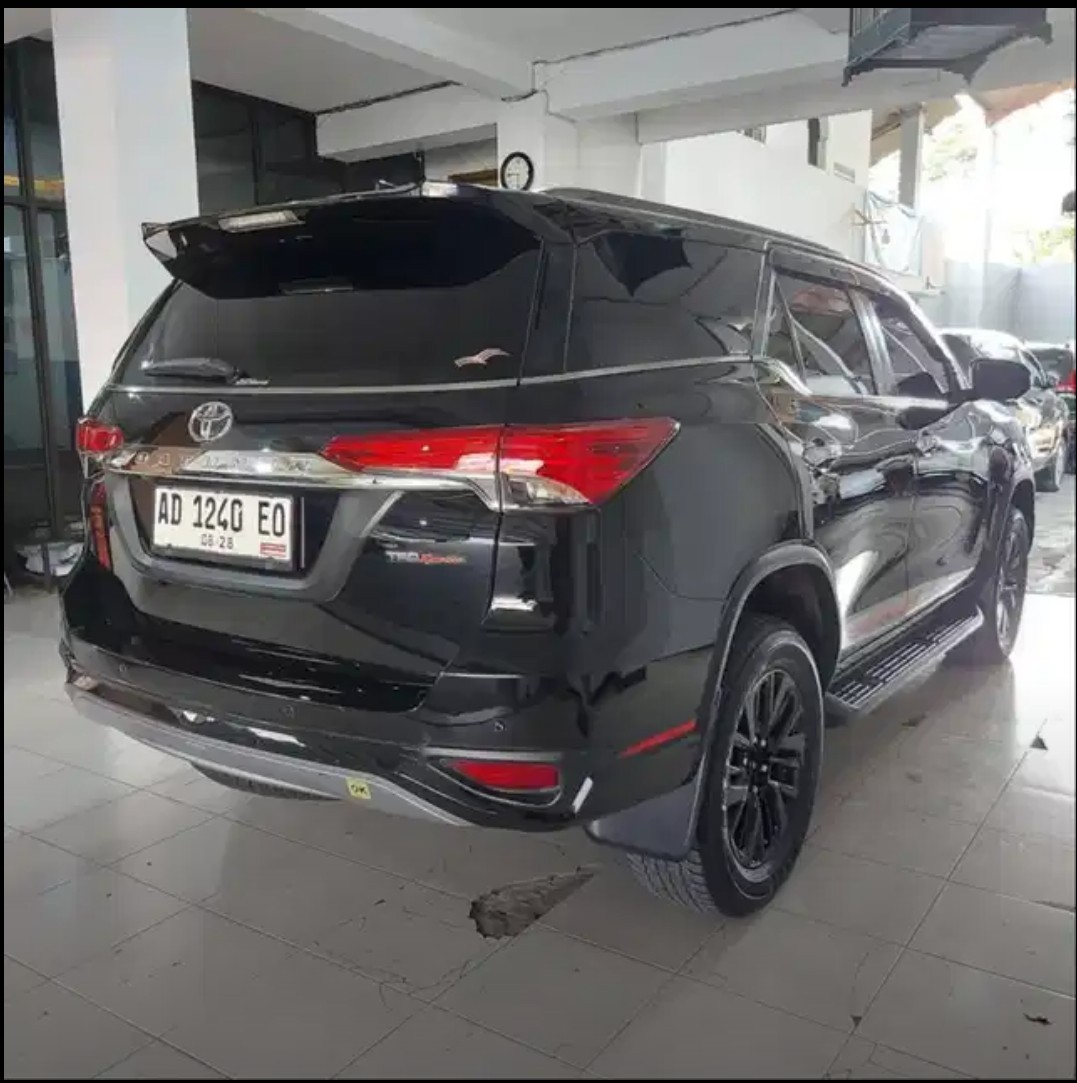 2018 Toyota Fortuner  VRZ 2.4 AT TRD 2018 Toyota Fortuner  VRZ 2.4 AT TRD