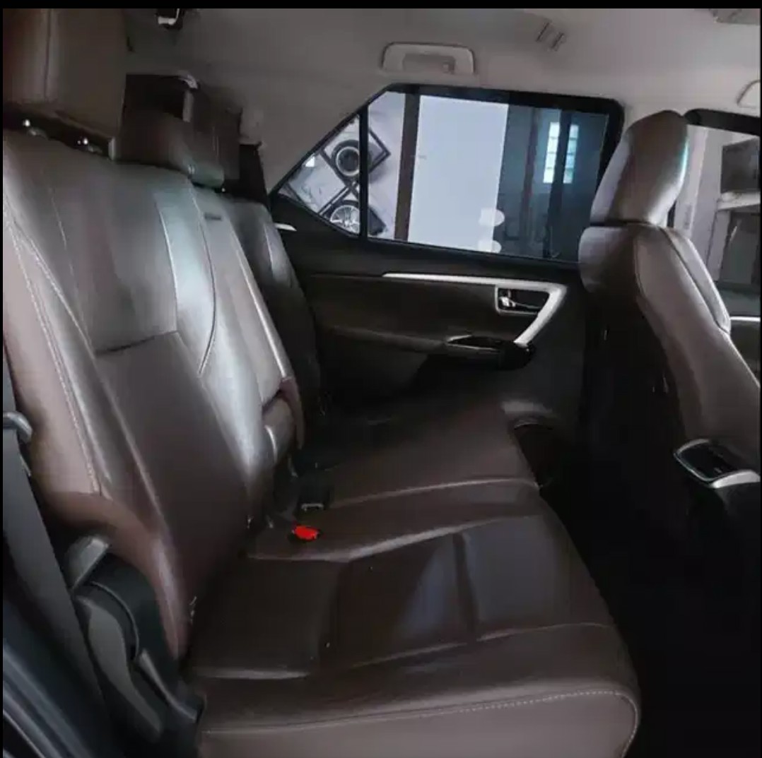 2018 Toyota Fortuner  VRZ 2.4 AT TRD 2018 Toyota Fortuner  VRZ 2.4 AT TRD