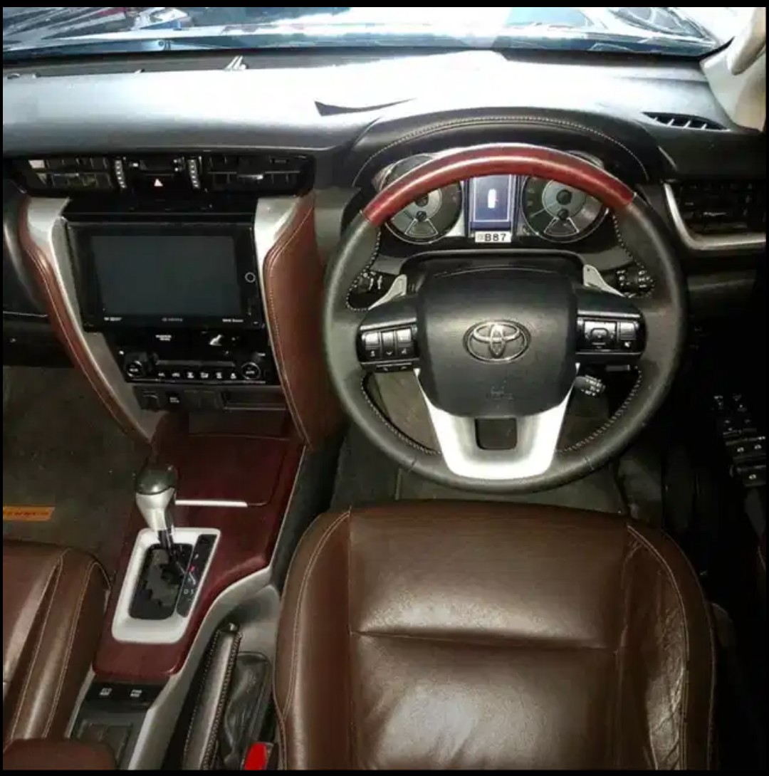 2018 Toyota Fortuner  VRZ 2.4 AT TRD 2018 Toyota Fortuner  VRZ 2.4 AT TRD