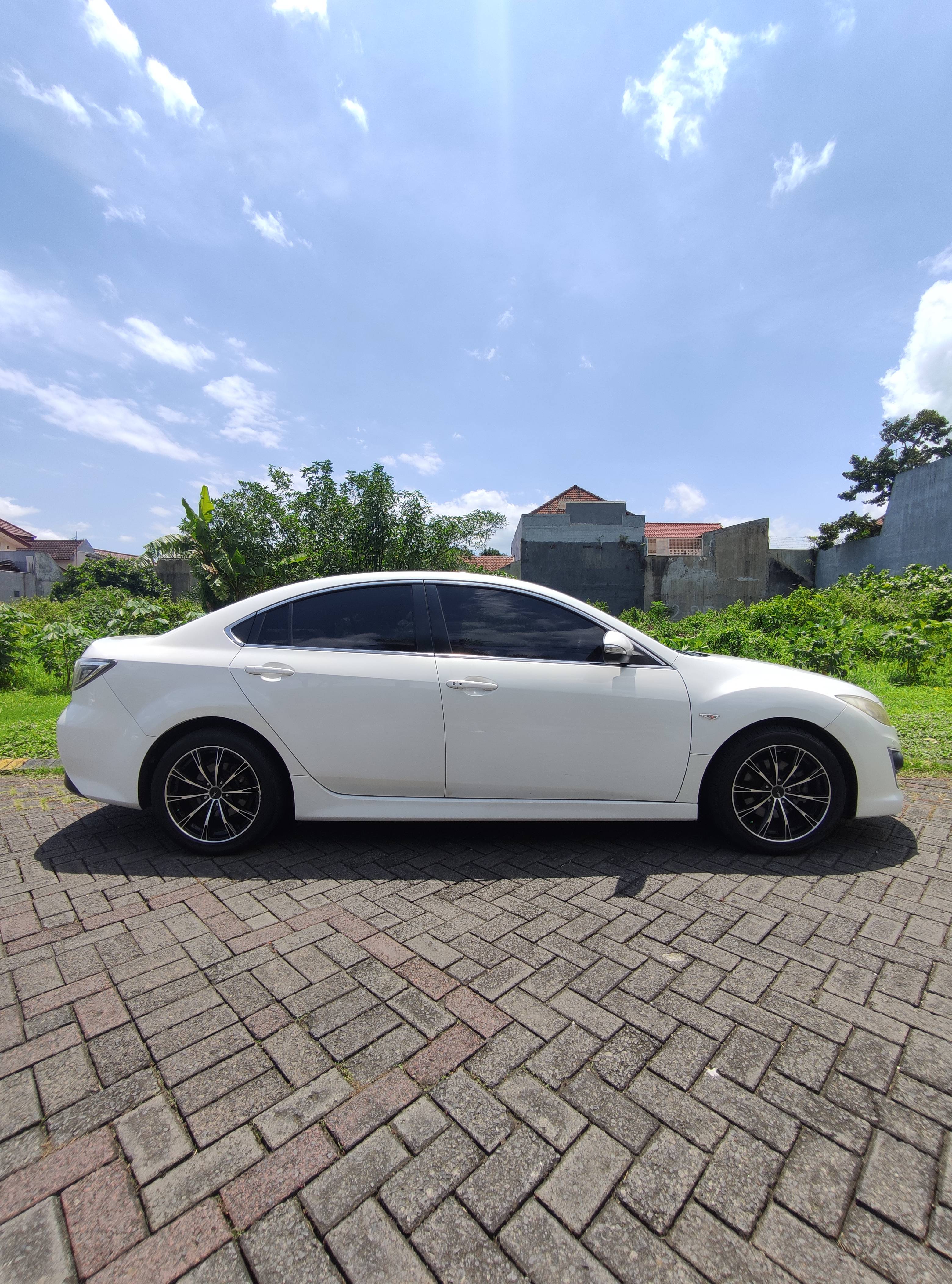 2011 Mazda 6  2.5L Sedan AT 2011 Mazda 6  2.5L Sedan AT