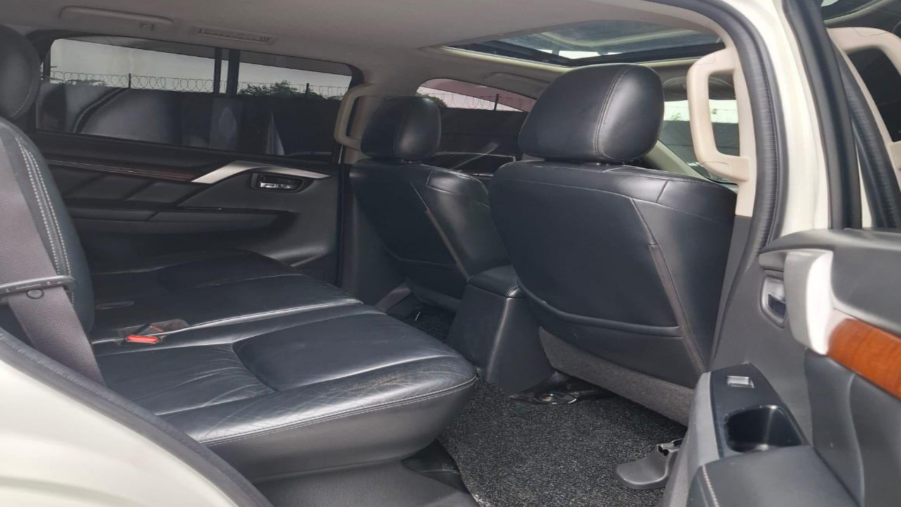 2016 Mitsubishi Pajero Sport Dakar AT 4x2 2016 Mitsubishi Pajero Sport Dakar AT 4x2