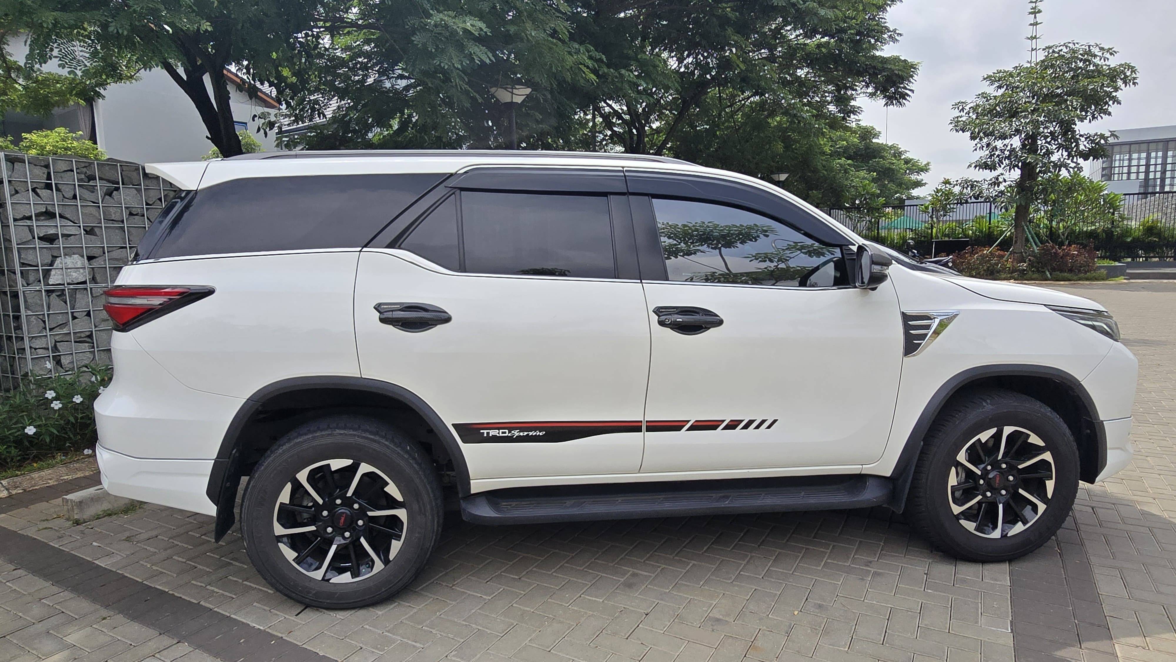 2020 Toyota Fortuner VRZ 4X2 TRD 2.4L AT 2020 Toyota Fortuner VRZ 4X2 TRD 2.4L AT