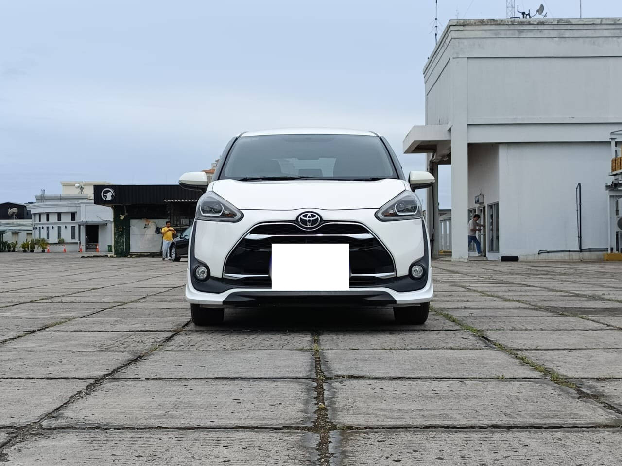2017 Toyota Sienta Bekas 2017 Toyota Sienta Bekas