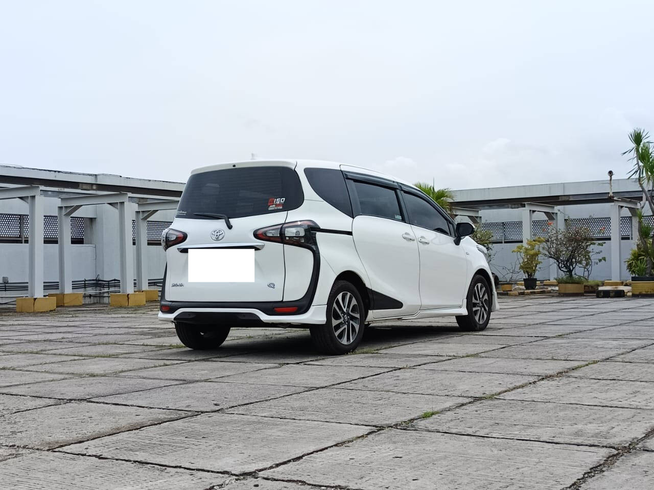 2017 Toyota Sienta 2017 Toyota Sienta
