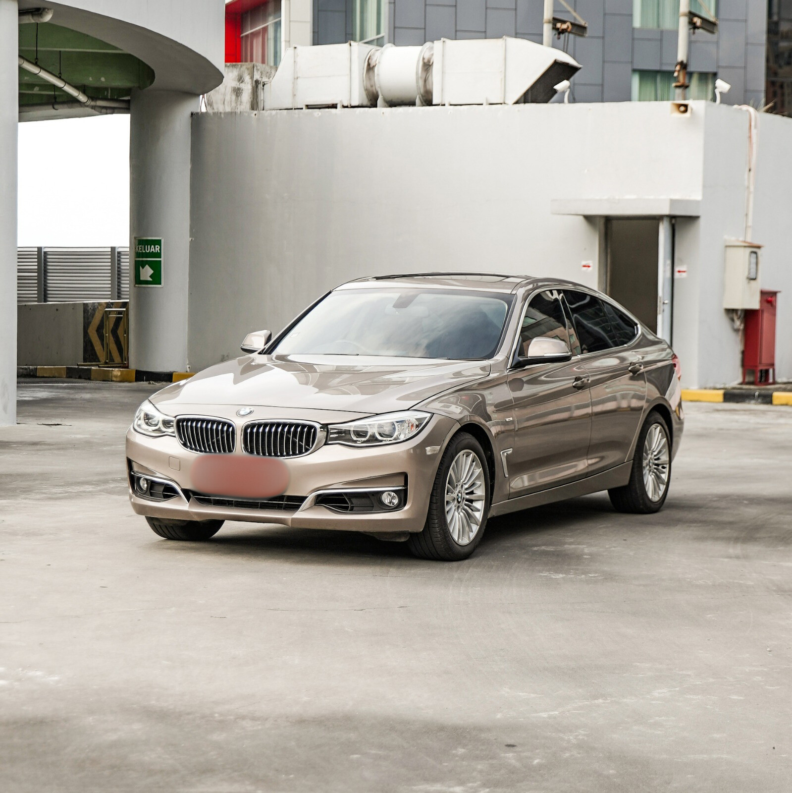 2014 BMW 3 Series Gran Turismo 320i AT Bekas 2014 BMW 3 Series Gran Turismo 320i AT Bekas