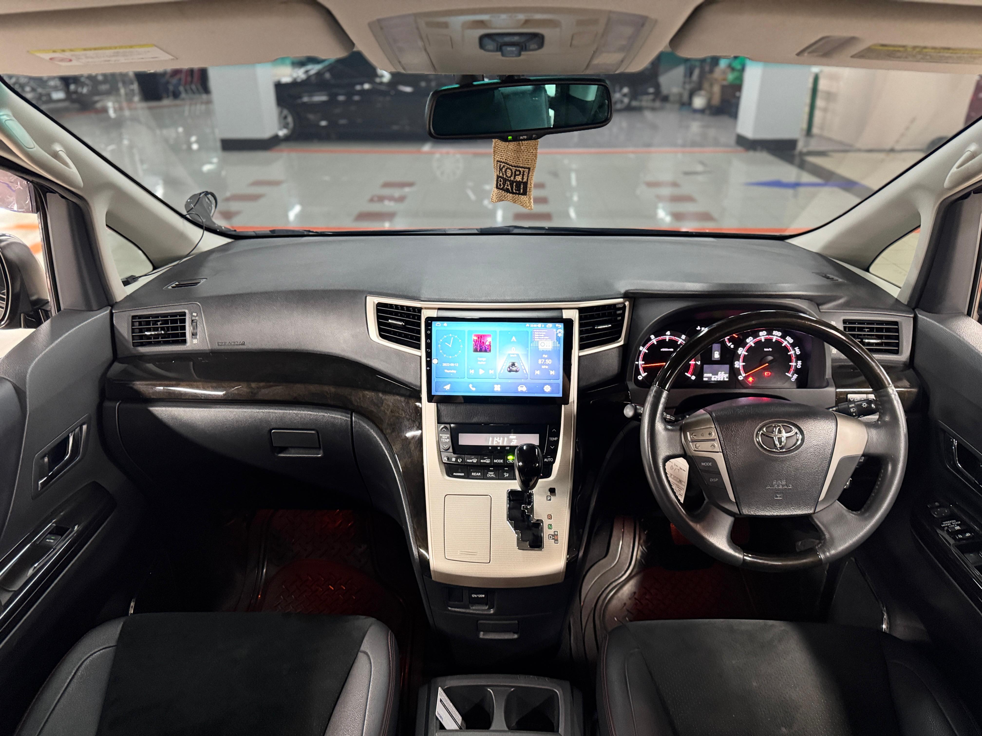 2011 Toyota Vellfire 2011 Toyota Vellfire