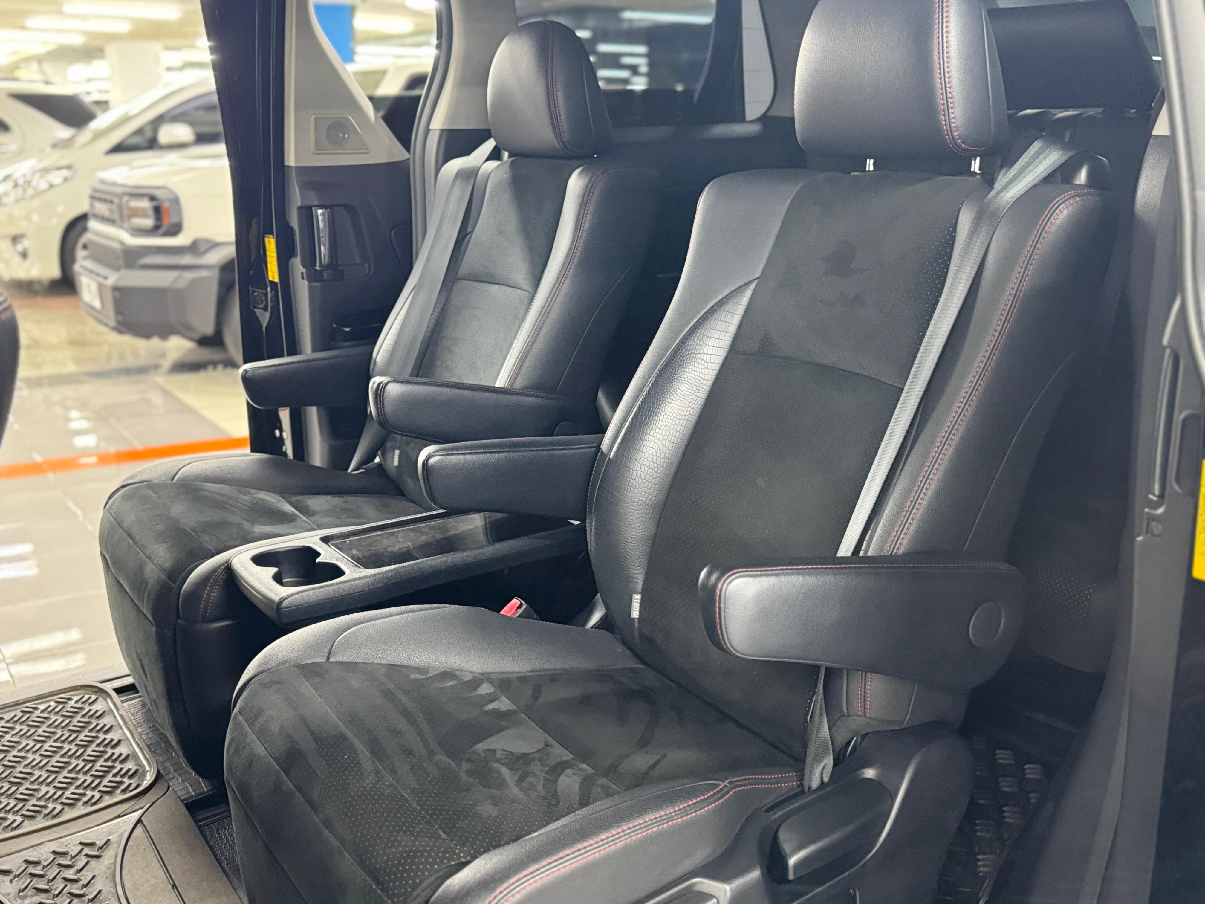 2011 Toyota Vellfire 2011 Toyota Vellfire