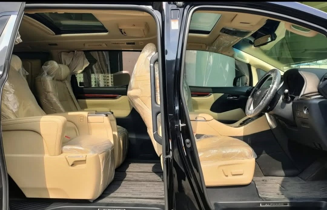 2017 Toyota Alphard  G 2.5 AT 2017 Toyota Alphard  G 2.5 AT