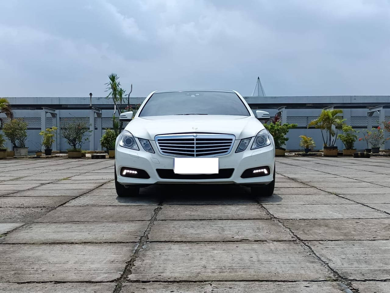 Second Hand 2011 Mercedes Benz E-Class Second Hand 2011 Mercedes Benz E-Class