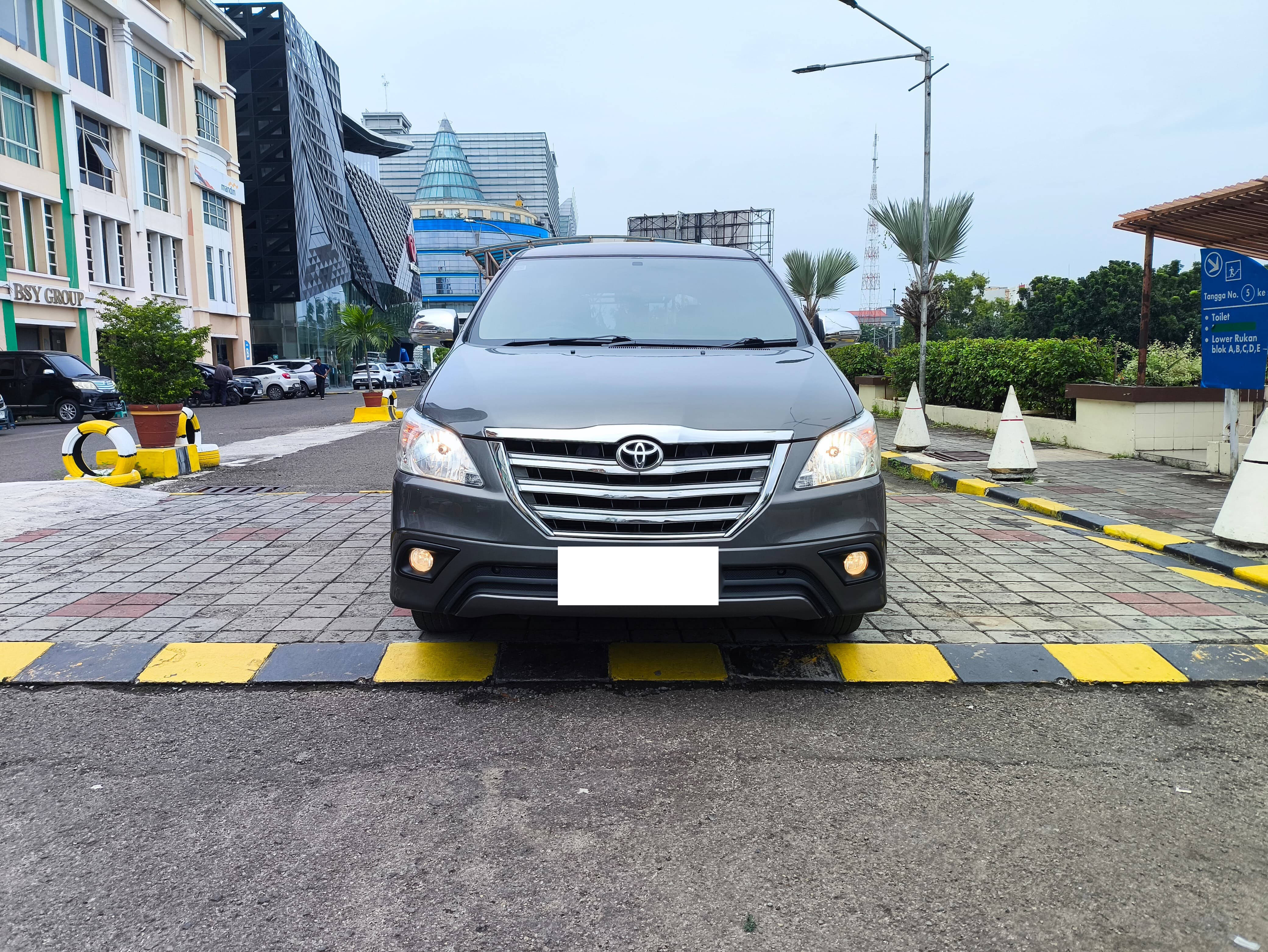 2015 Toyota Kijang Innova Bekas 2015 Toyota Kijang Innova Bekas