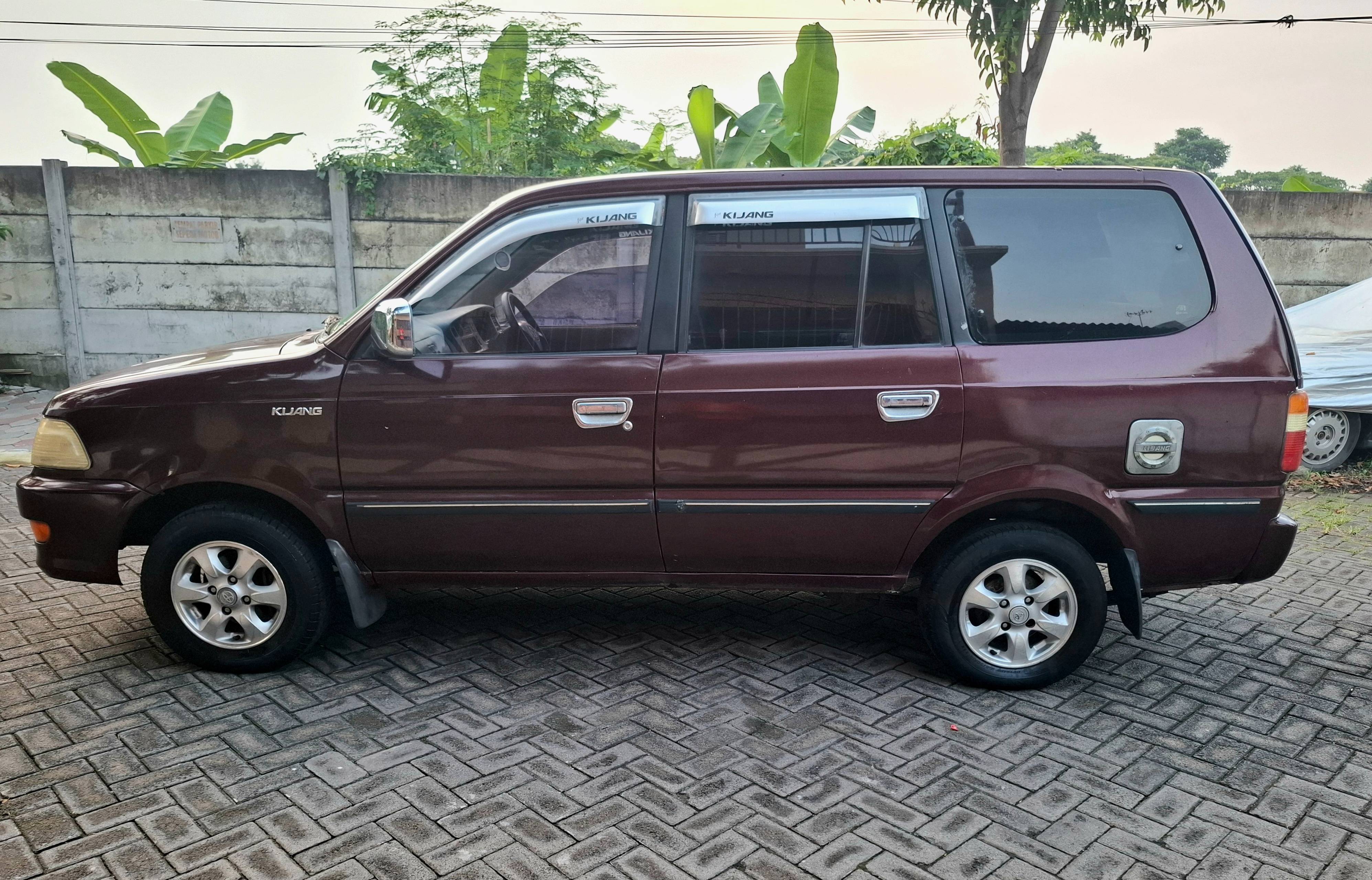 2003 Toyota Kijang  1.8L LGX 2003 Toyota Kijang  1.8L LGX