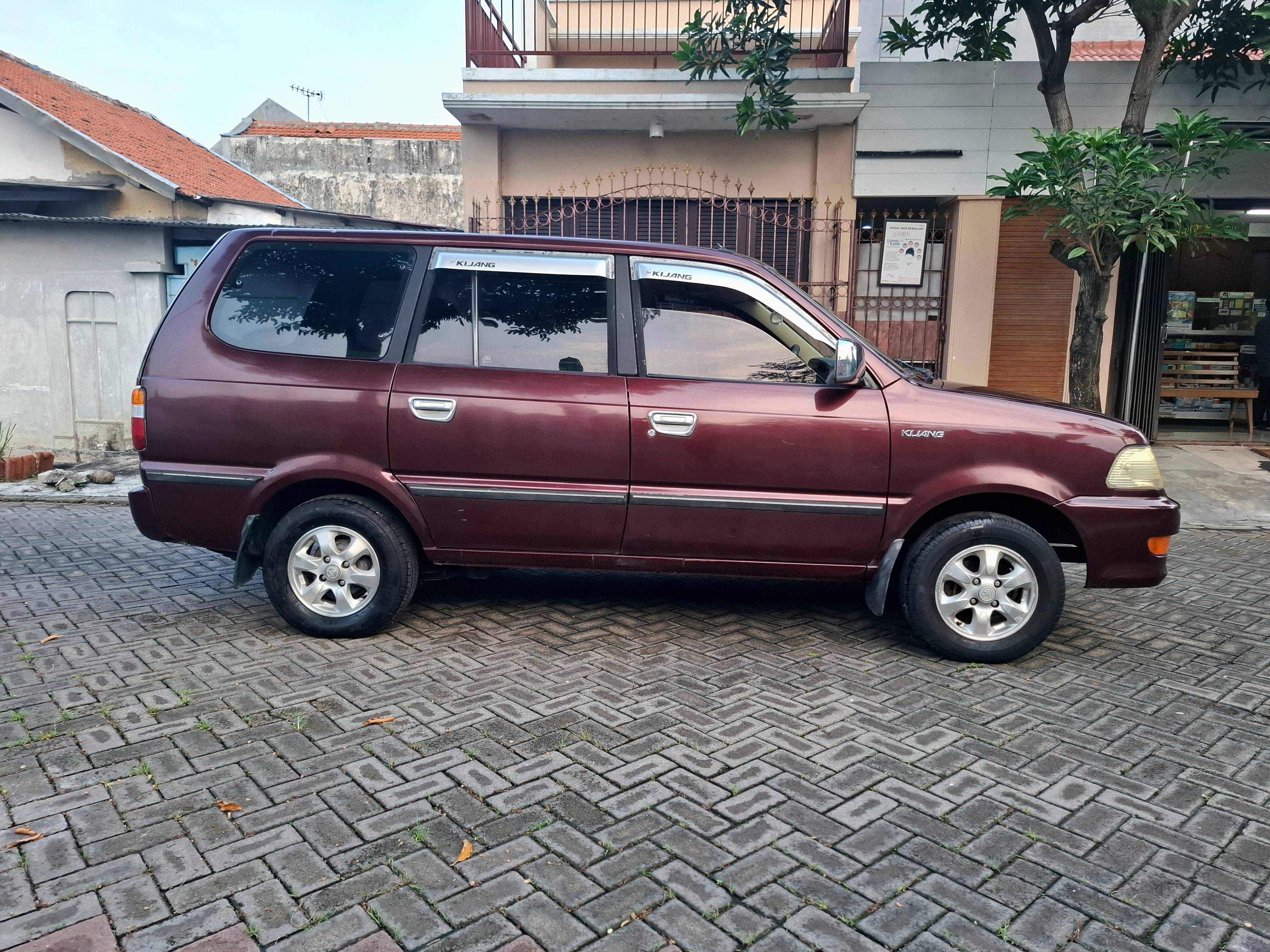 2003 Toyota Kijang  1.8L LGX 2003 Toyota Kijang  1.8L LGX