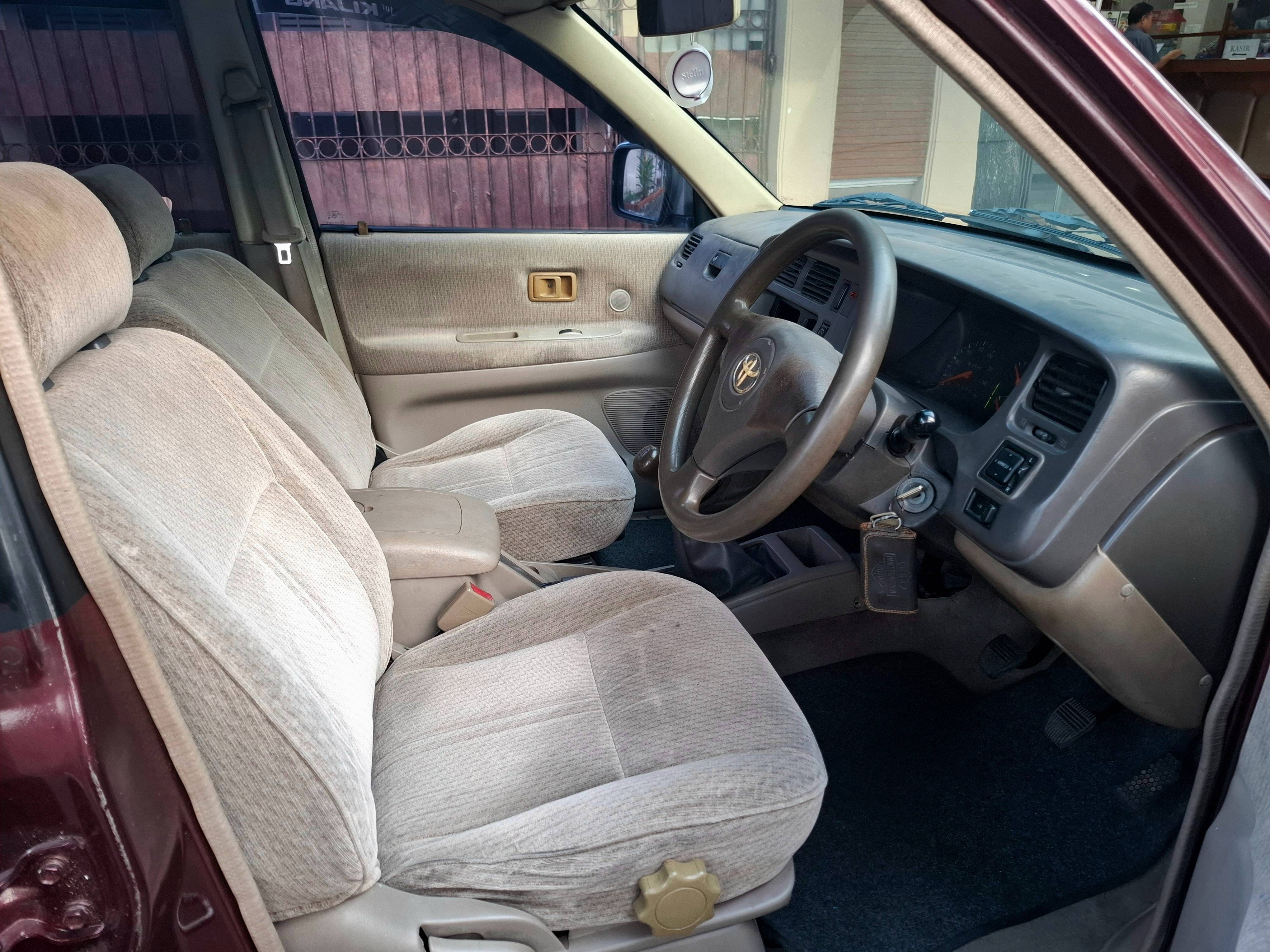 2003 Toyota Kijang  1.8L LGX 2003 Toyota Kijang  1.8L LGX