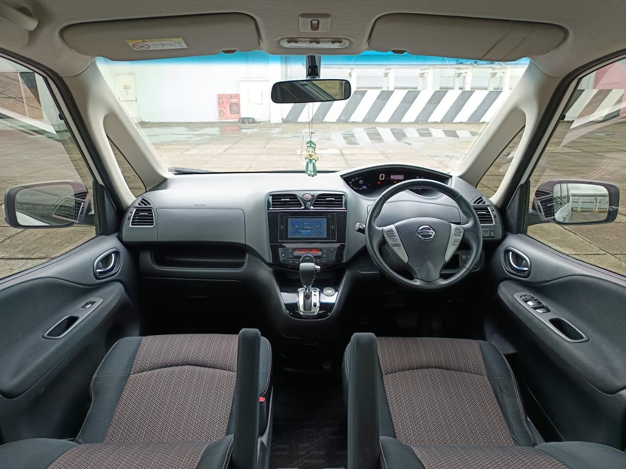 2015 Nissan Serena 2015 Nissan Serena