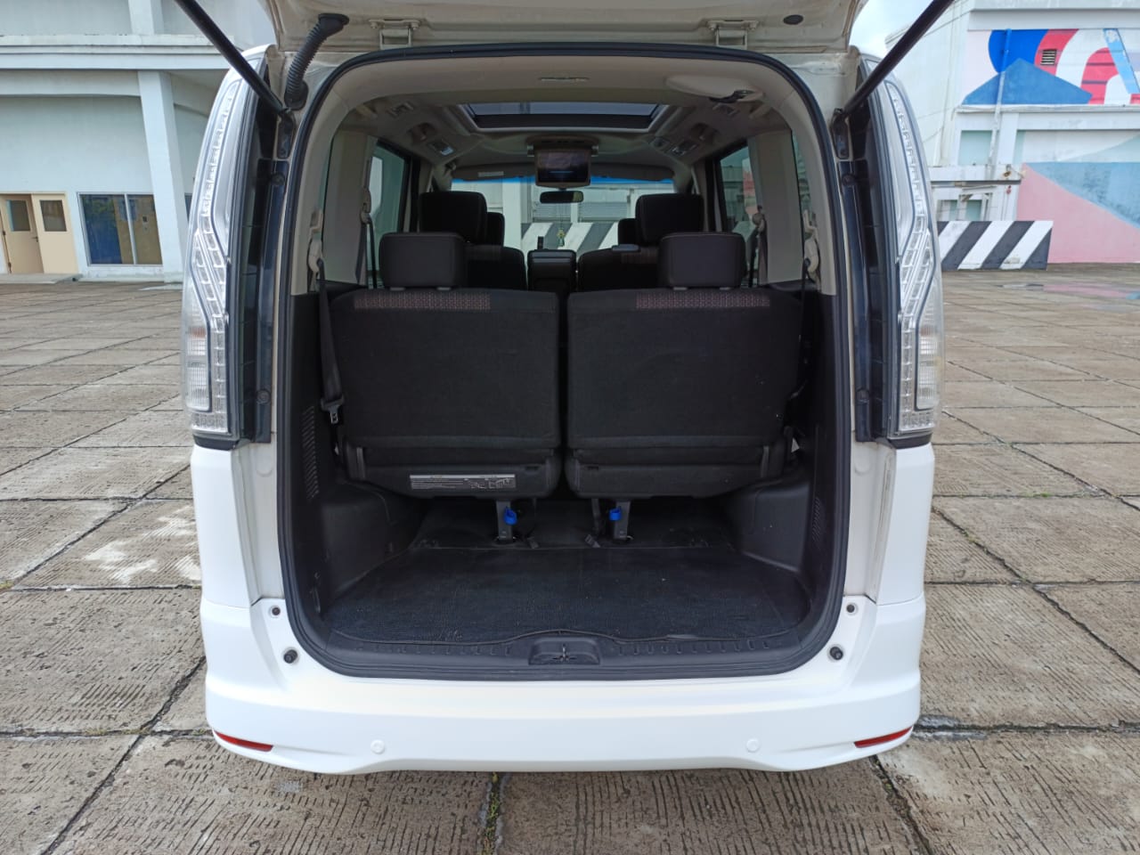 2015 Nissan Serena 2015 Nissan Serena