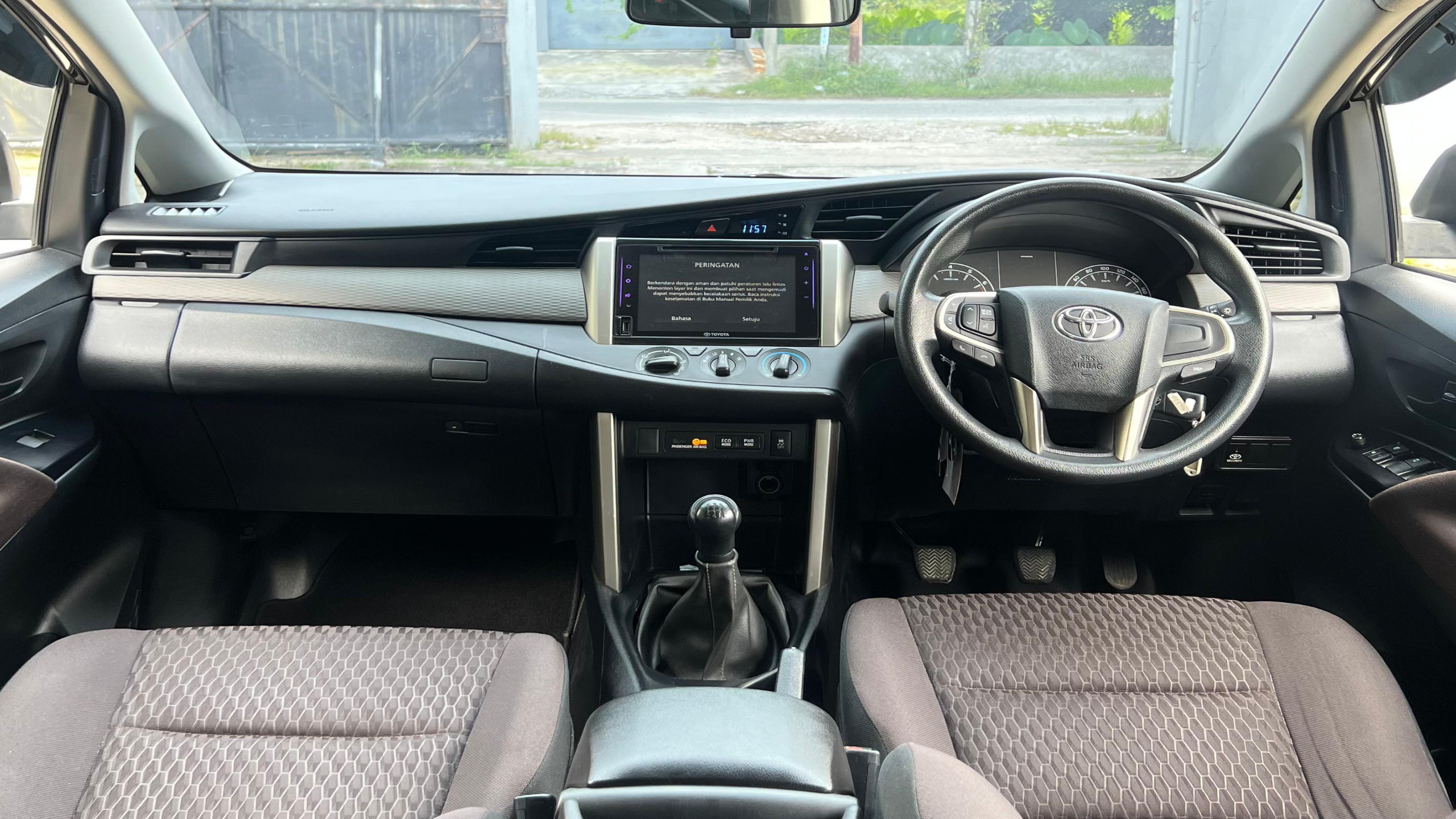 2020 Toyota Innova REBORN BENSIN G 2.0 MT 2020 Toyota Innova REBORN BENSIN G 2.0 MT