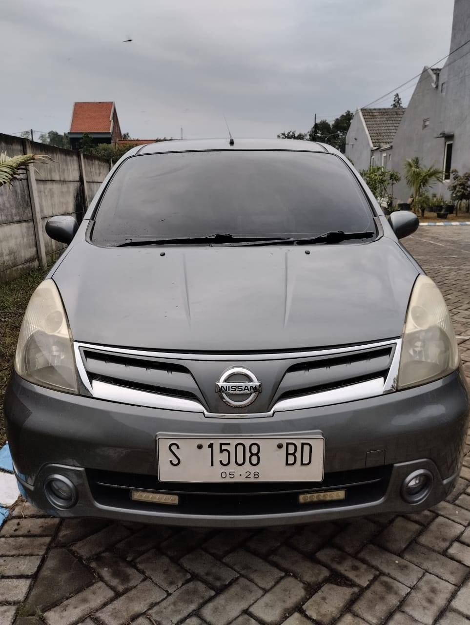 2013 Nissan Grand Livina  1.5 SV AT Bekas 2013 Nissan Grand Livina  1.5 SV AT Bekas