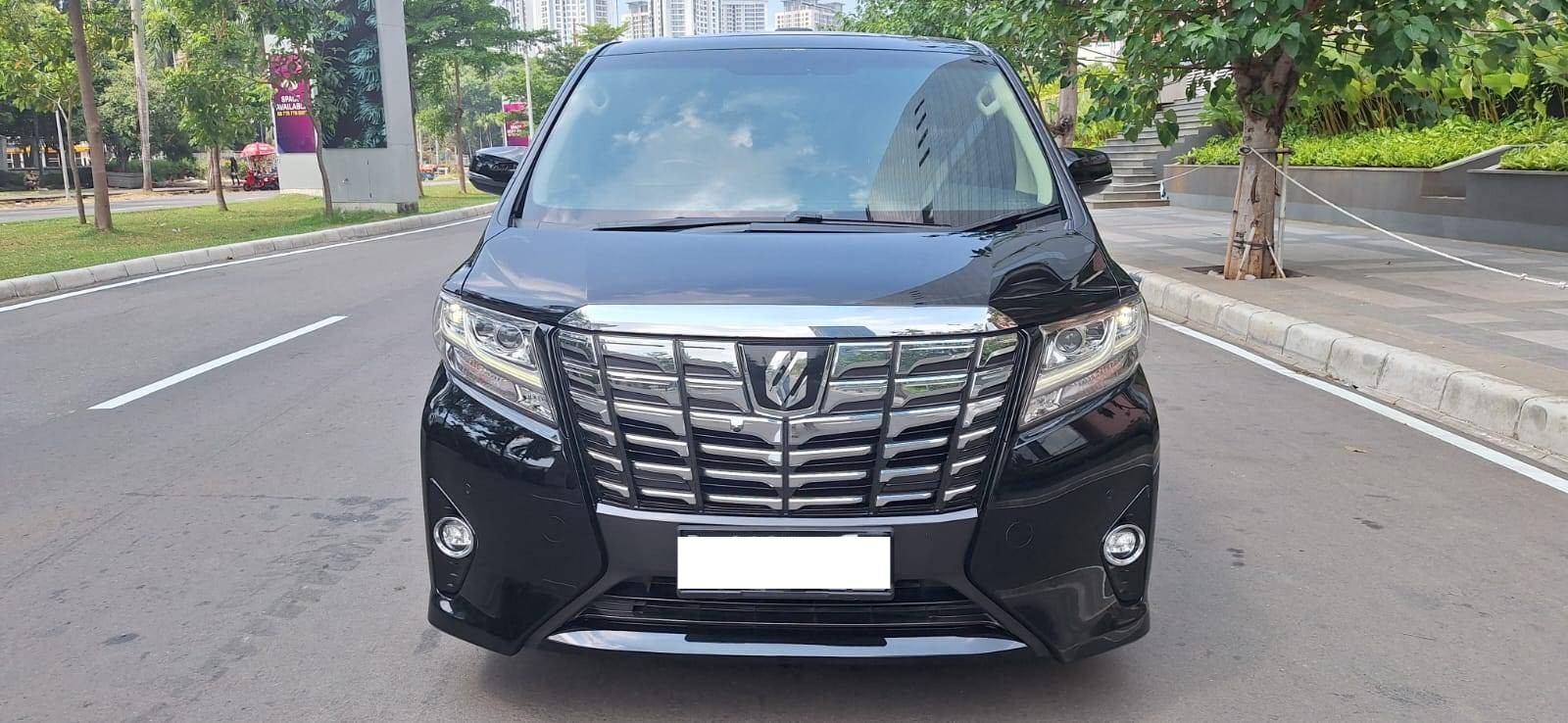 Second Hand 2015 Toyota Alphard Second Hand 2015 Toyota Alphard