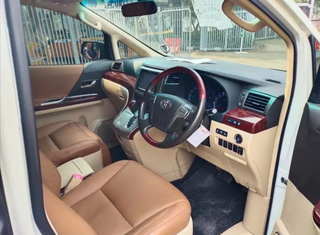 2011 Toyota Vellfire 2011 Toyota Vellfire