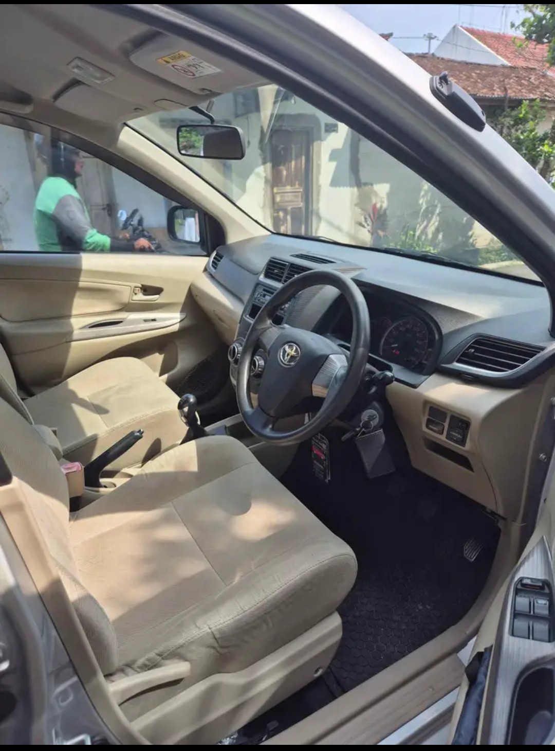 2015 Toyota Avanza  1.3 G MT 2015 Toyota Avanza  1.3 G MT