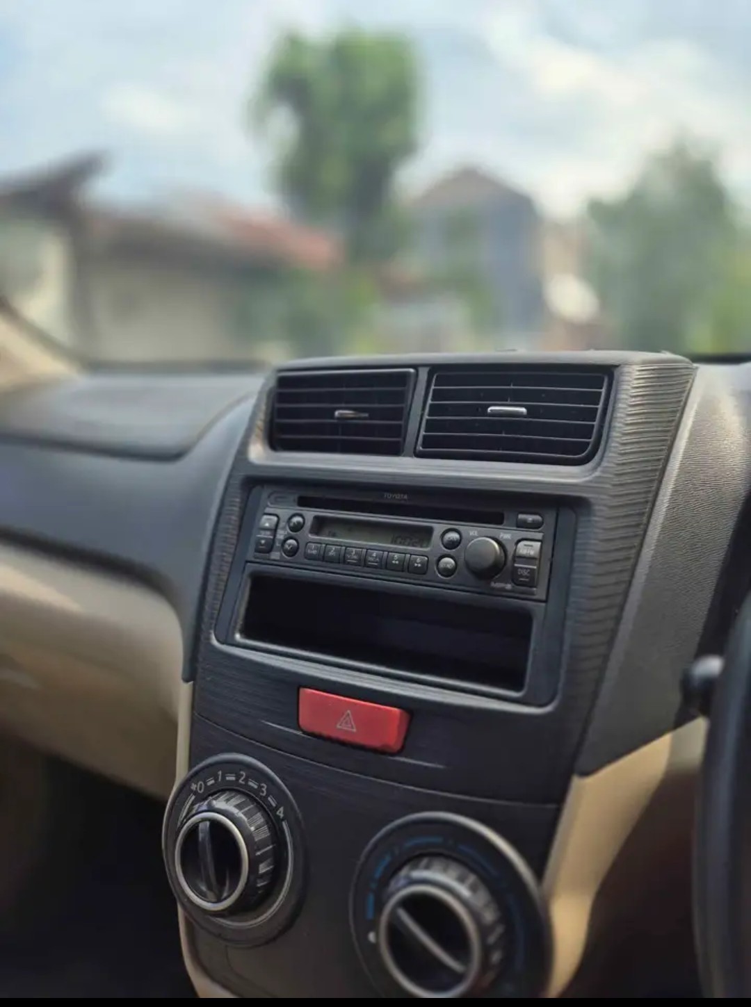 2015 Toyota Avanza  1.3 G MT 2015 Toyota Avanza  1.3 G MT