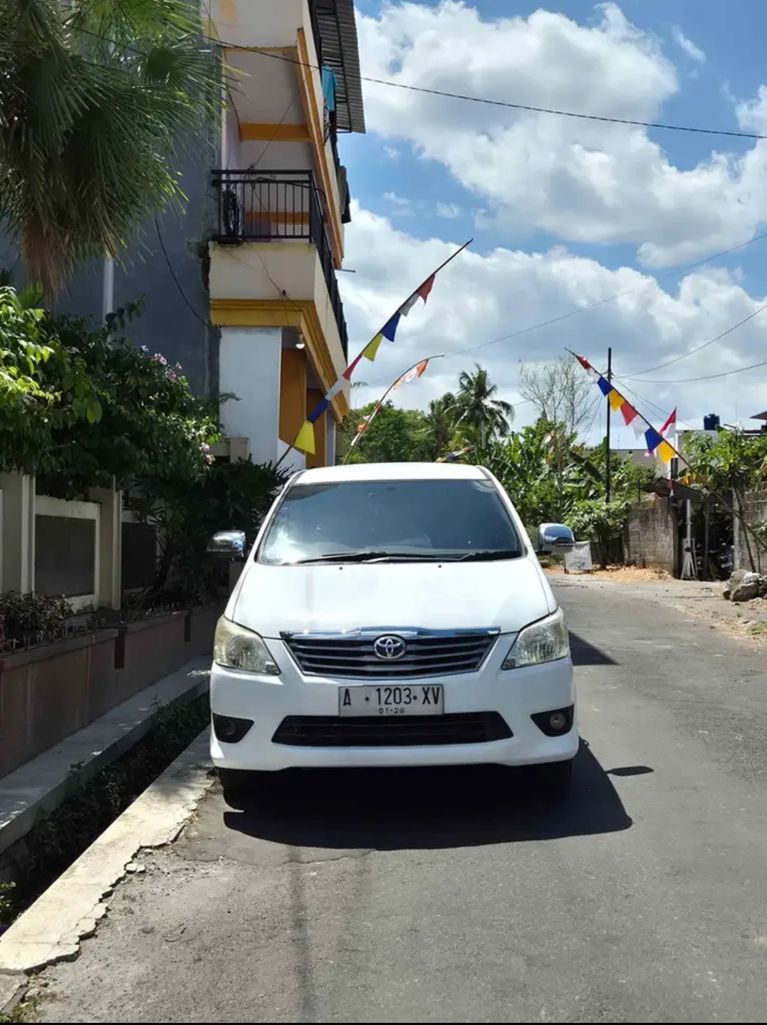 2012 Toyota Kijang Innova 2.0 G AT Bekas 2012 Toyota Kijang Innova 2.0 G AT Bekas