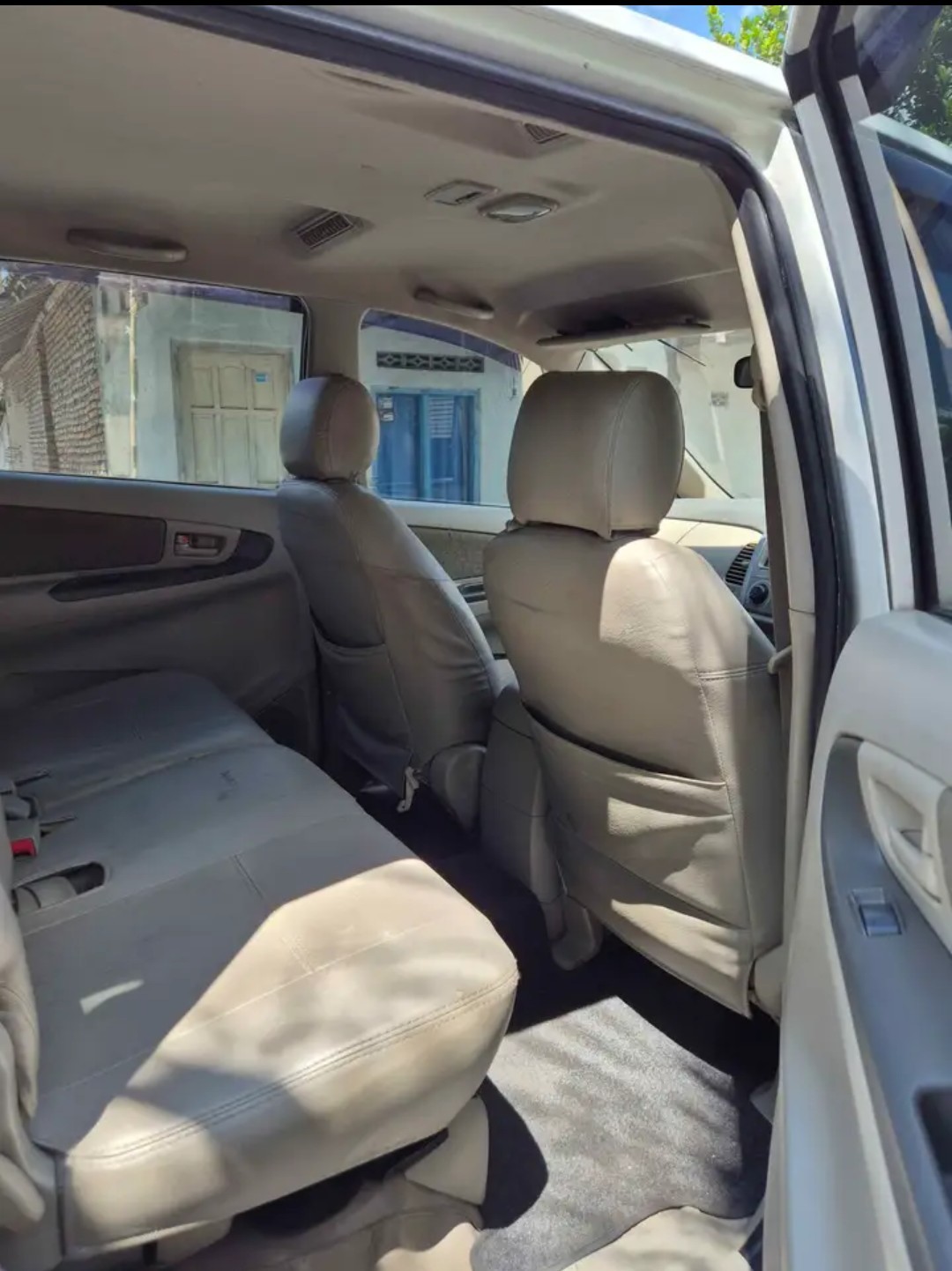 2012 Toyota Kijang Innova 2.0 G AT 2012 Toyota Kijang Innova 2.0 G AT