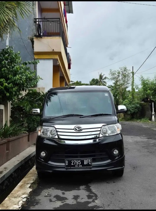 2015 Daihatsu Luxio  X MT