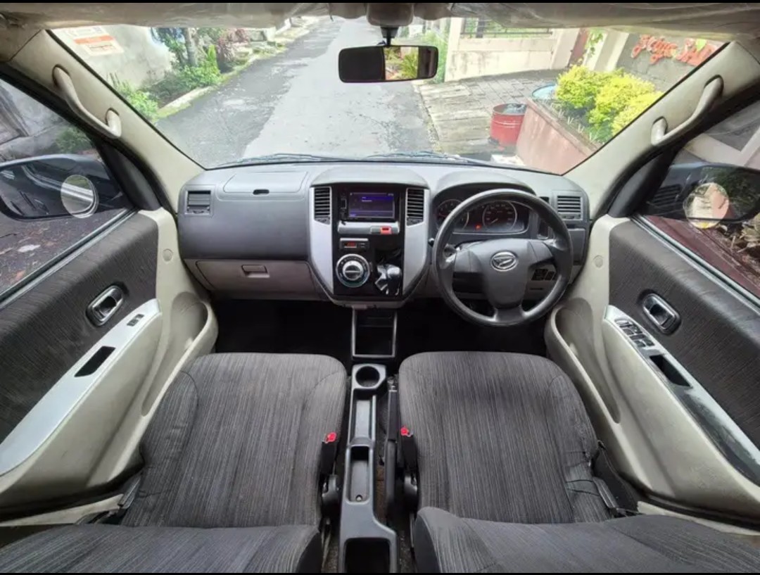 2015 Daihatsu Luxio  X MT 2015 Daihatsu Luxio  X MT