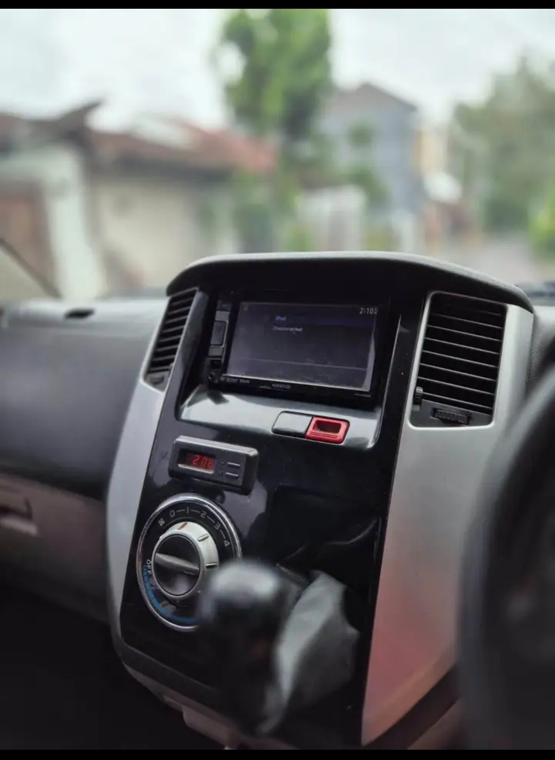 2015 Daihatsu Luxio  X MT 2015 Daihatsu Luxio  X MT