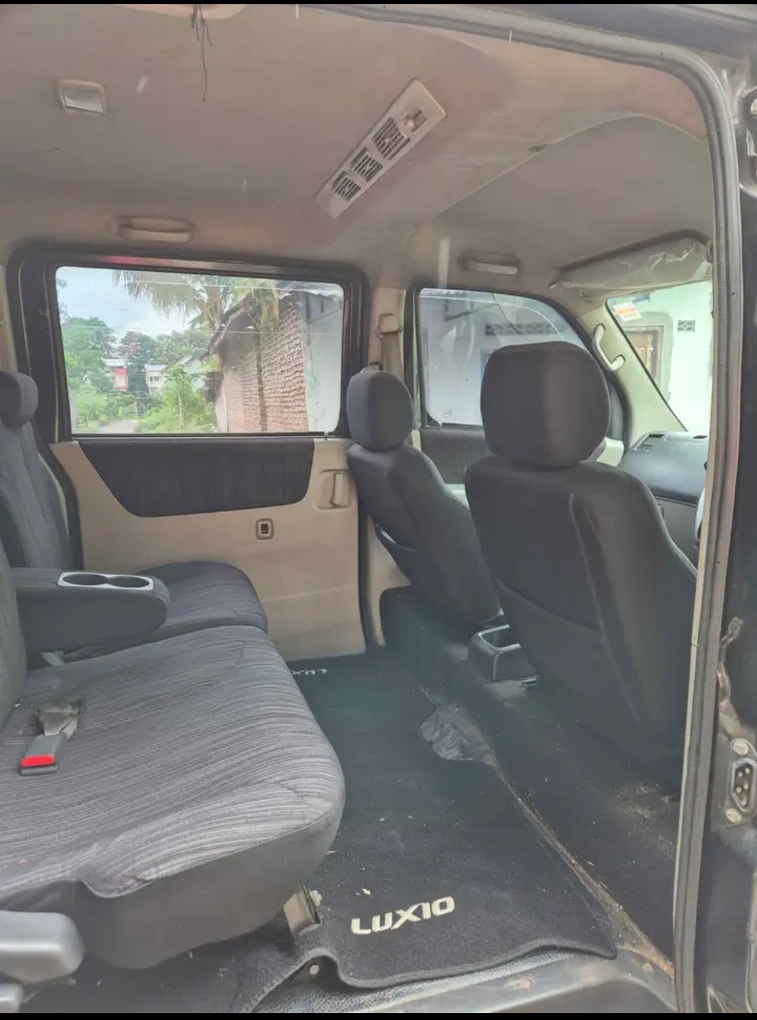 2015 Daihatsu Luxio  X MT 2015 Daihatsu Luxio  X MT