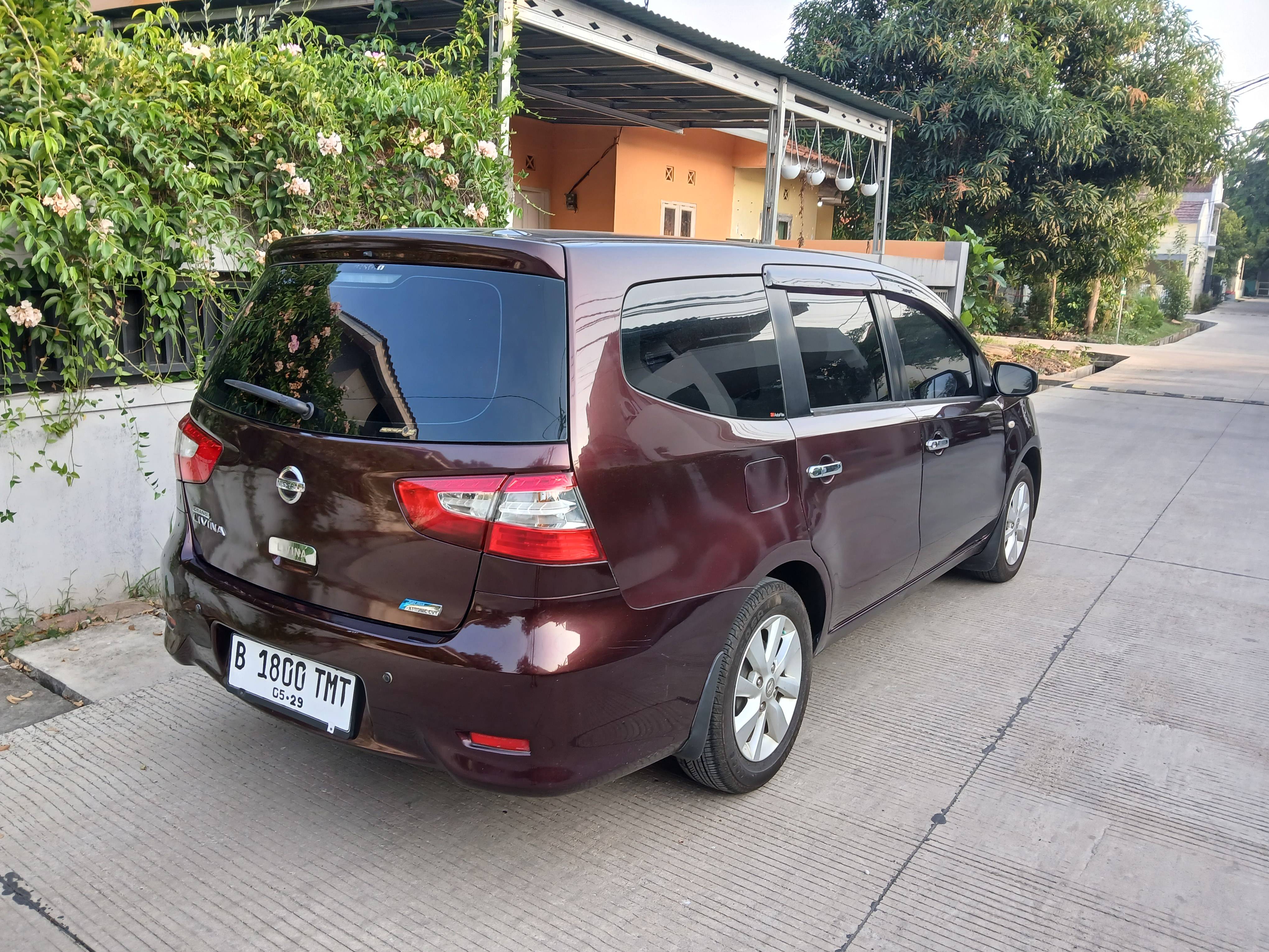 2015 Nissan Grand Livina 1.5 Ultimate AT 2015 Nissan Grand Livina 1.5 Ultimate AT
