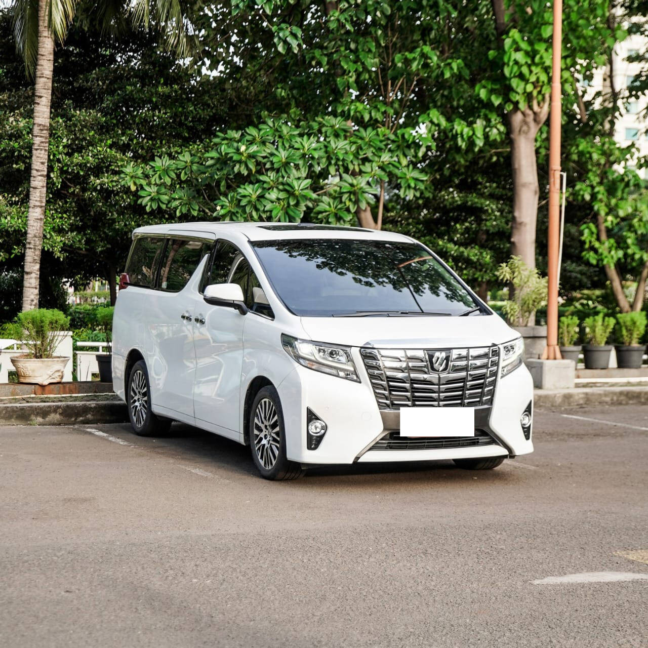 Second Hand 2016 Toyota Alphard Second Hand 2016 Toyota Alphard