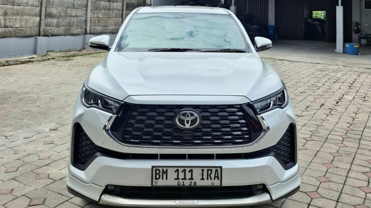 Second Hand 2022 Toyota Kijang Innova Zenix Hybrid EV Second Hand 2022 Toyota Kijang Innova Zenix Hybrid EV