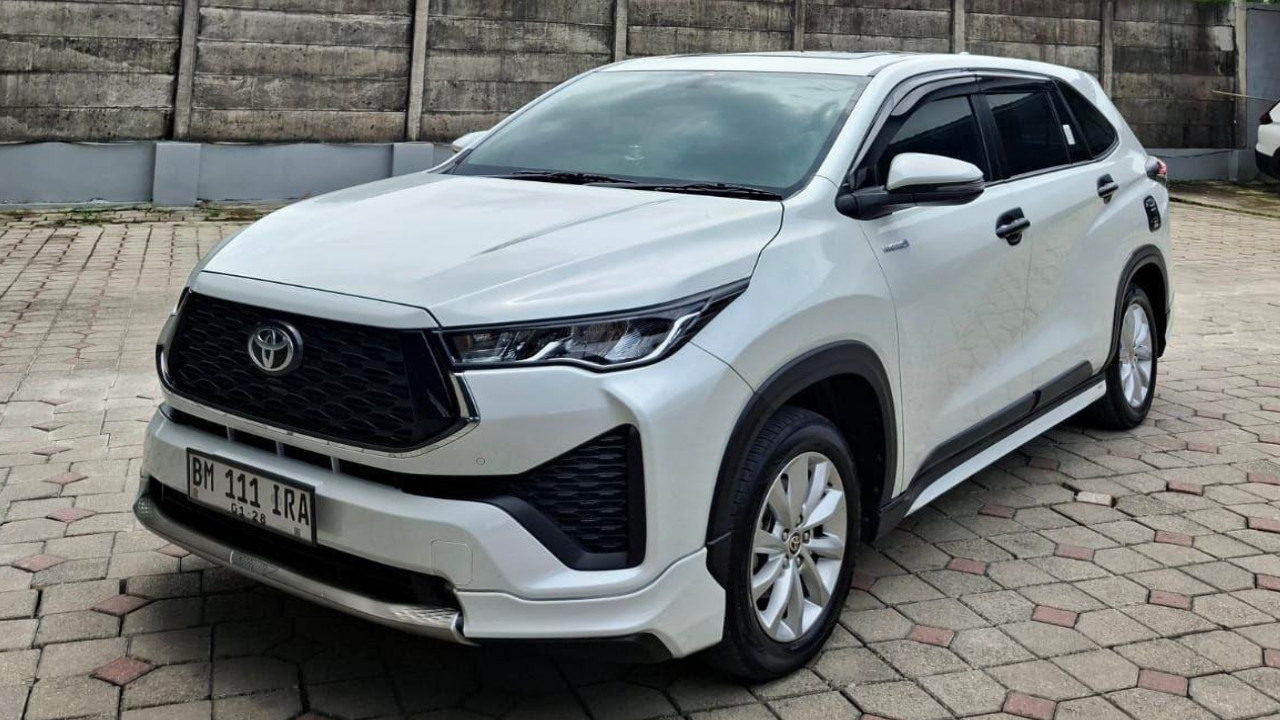 2022 Toyota Kijang Innova Zenix Hybrid EV 2022 Toyota Kijang Innova Zenix Hybrid EV