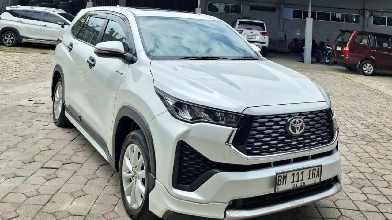 2022 Toyota Kijang Innova Zenix Hybrid EV 2022 Toyota Kijang Innova Zenix Hybrid EV