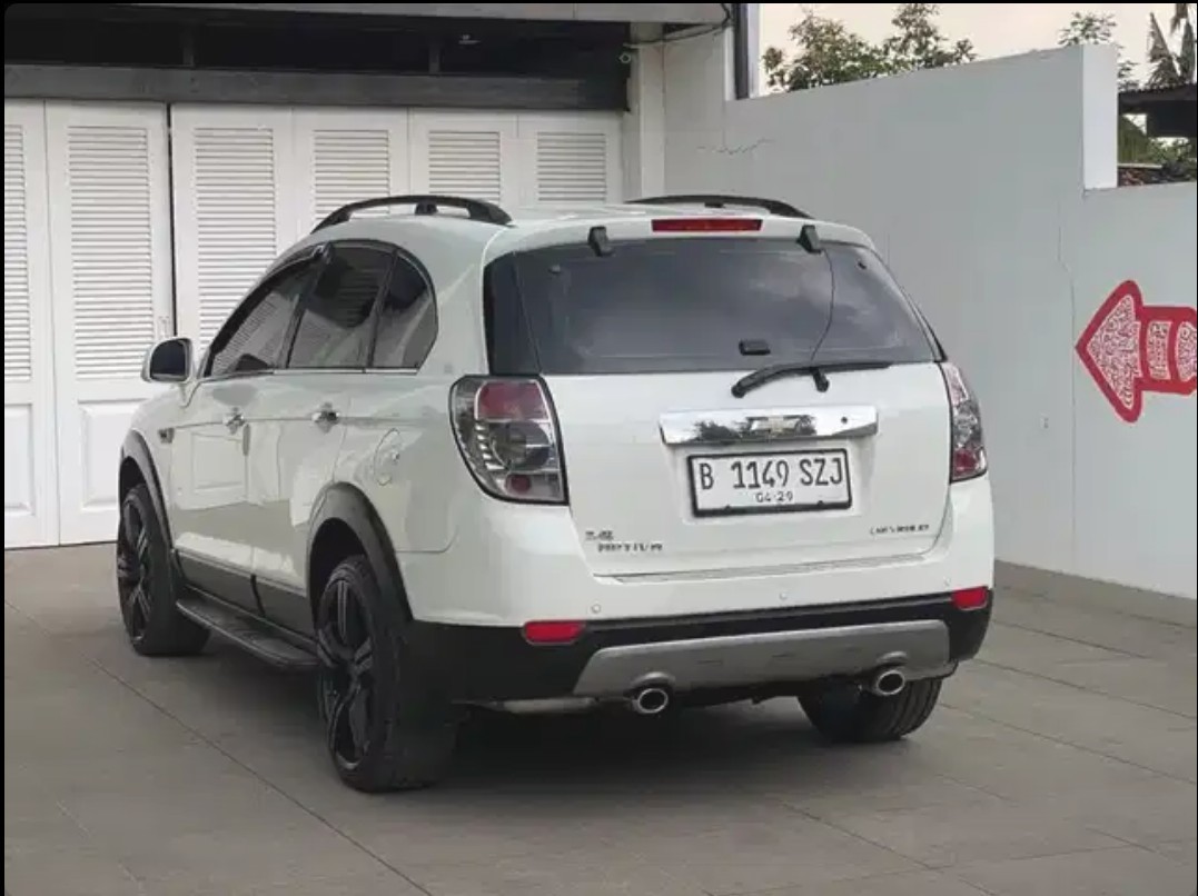 2012 Chevrolet Captiva  BENSIN 2.4 L A/T 2012 Chevrolet Captiva  BENSIN 2.4 L A/T