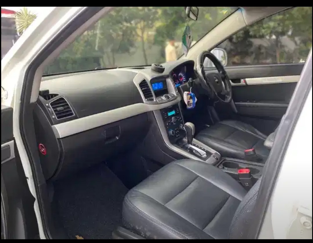 2012 Chevrolet Captiva  BENSIN 2.4 L A/T 2012 Chevrolet Captiva  BENSIN 2.4 L A/T