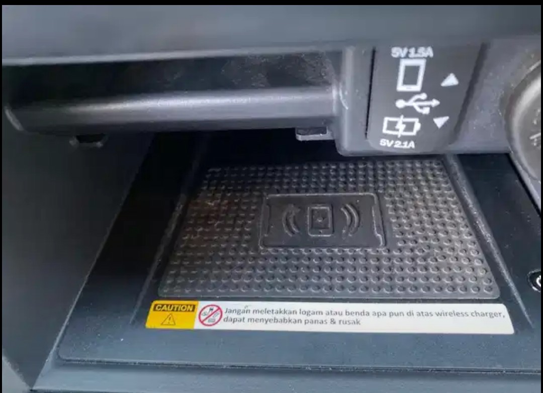 2022 Mitsubishi Xpander Cross  Premium Package CVT 2022 Mitsubishi Xpander Cross  Premium Package CVT