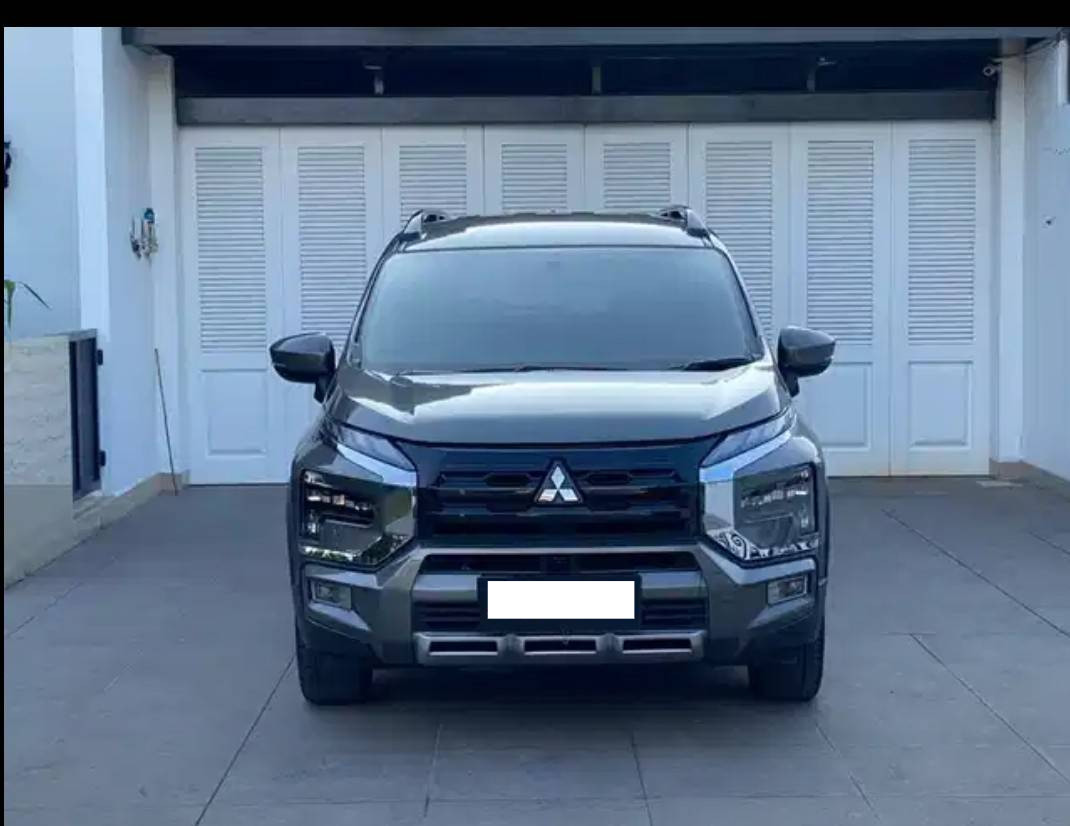 Second Hand 2022 Mitsubishi Xpander Cross  Premium Package CVT Second Hand 2022 Mitsubishi Xpander Cross  Premium Package CVT